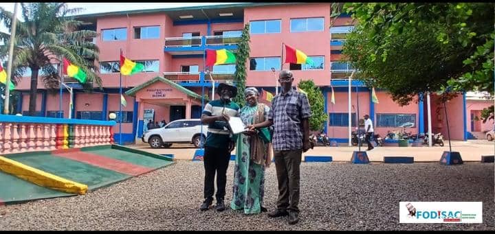 Mission de la Présidente de la FODISAC à Boké: Mobilisation pour l’exposition “Les Traces du Roi Dinah Salifou Camara”